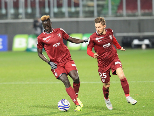 梅斯主场惨败,被波尔图碾压 梅斯主场惨败,被波尔图碾压