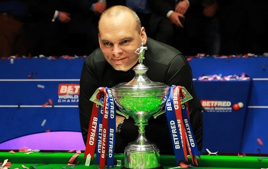 爱尔兰队在比赛中赢得掌声,继续进取 爱尔兰队在比赛中赢得掌声,继续进取