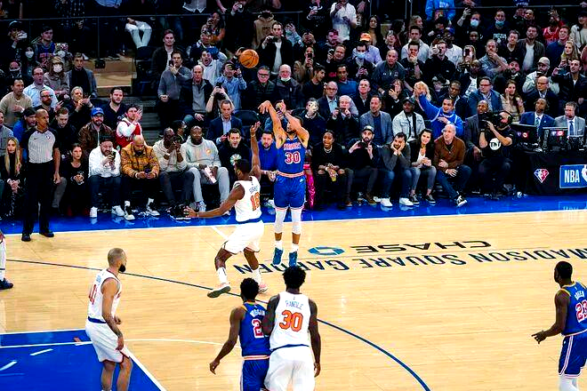 关于勇士再胜尼克斯，库里全场砍下分拯救胜利的信息