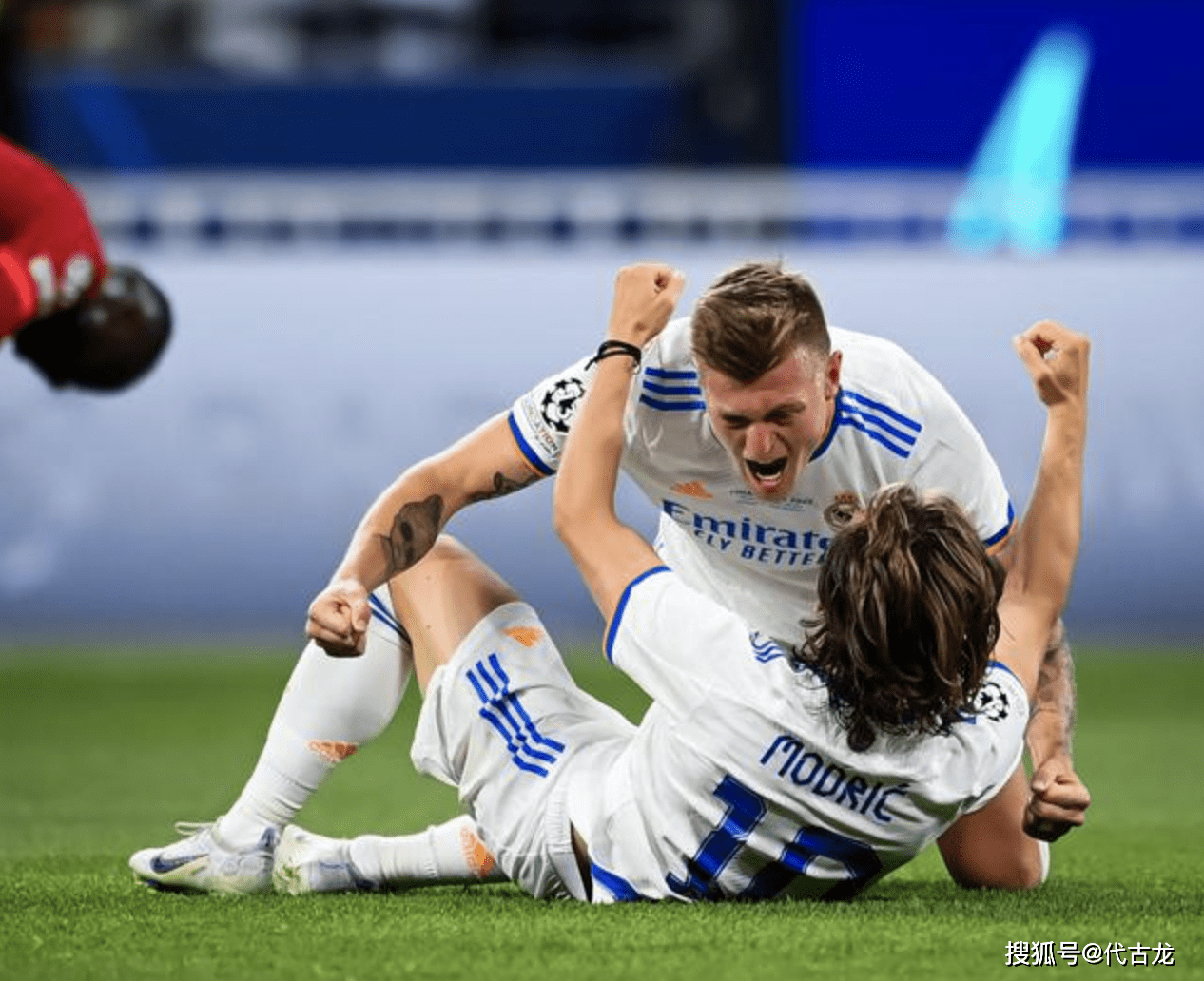 包含韩国碾压国际米兰，莫德里奇关键制胜的词条