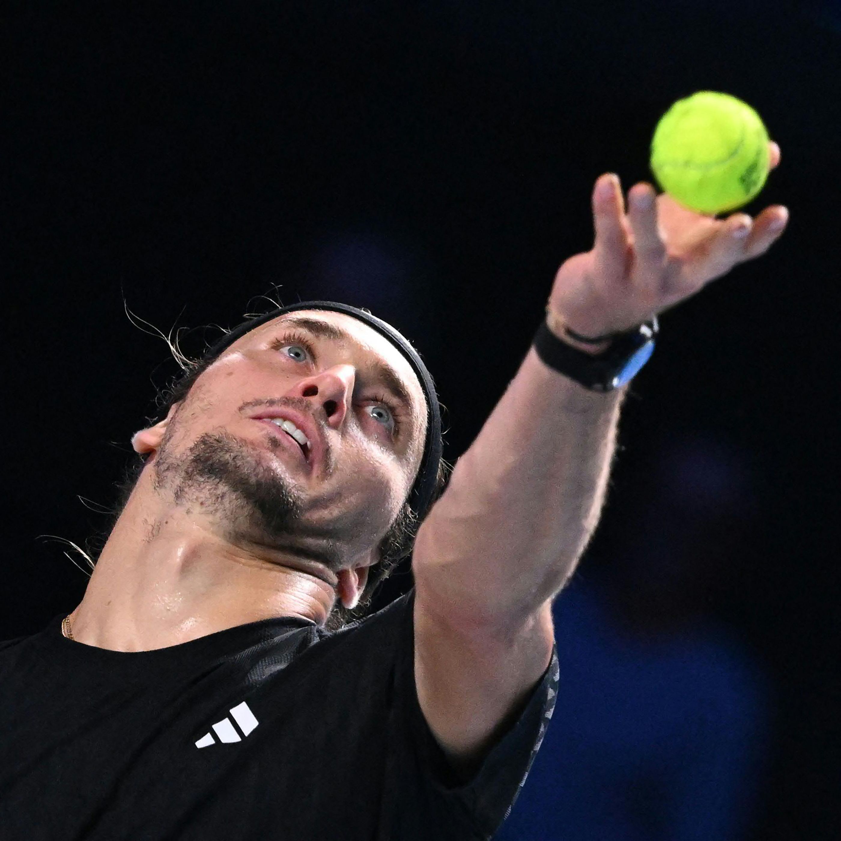 意大利网球队轻取世界网球队，兹维列夫送出助攻