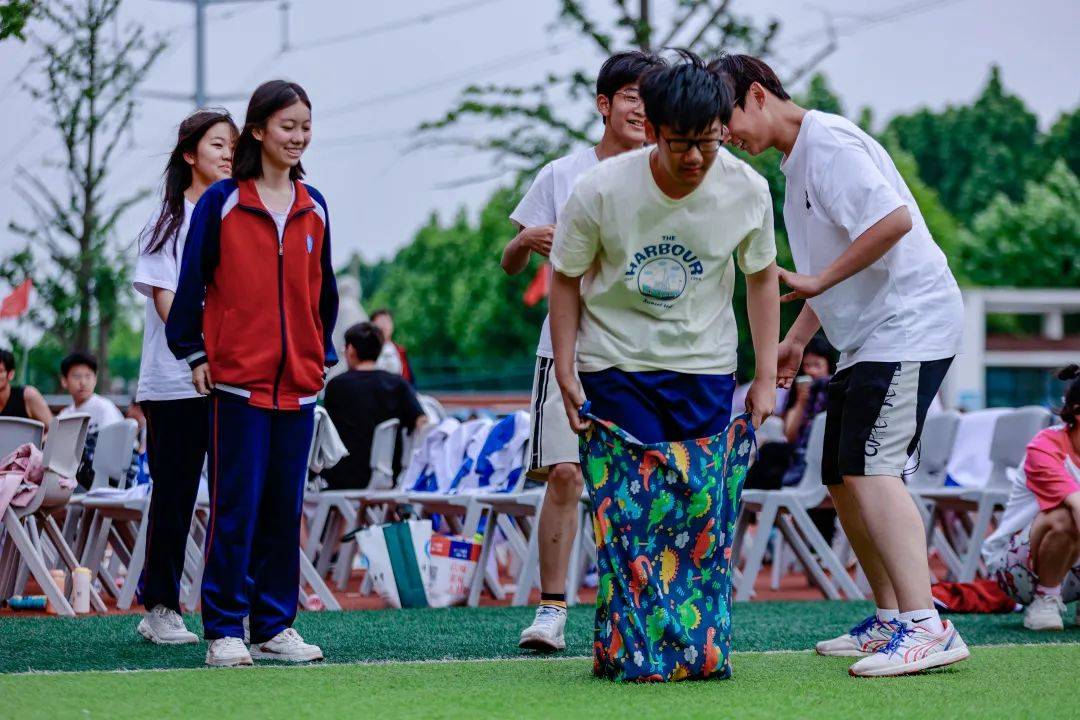 角逐白热化激情迸发，胜负关键在瞬间的简单介绍