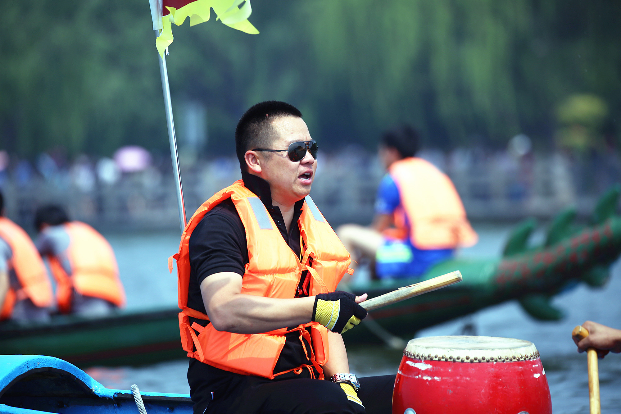 法国队力克中国队，黄鸭组合点燃赛场