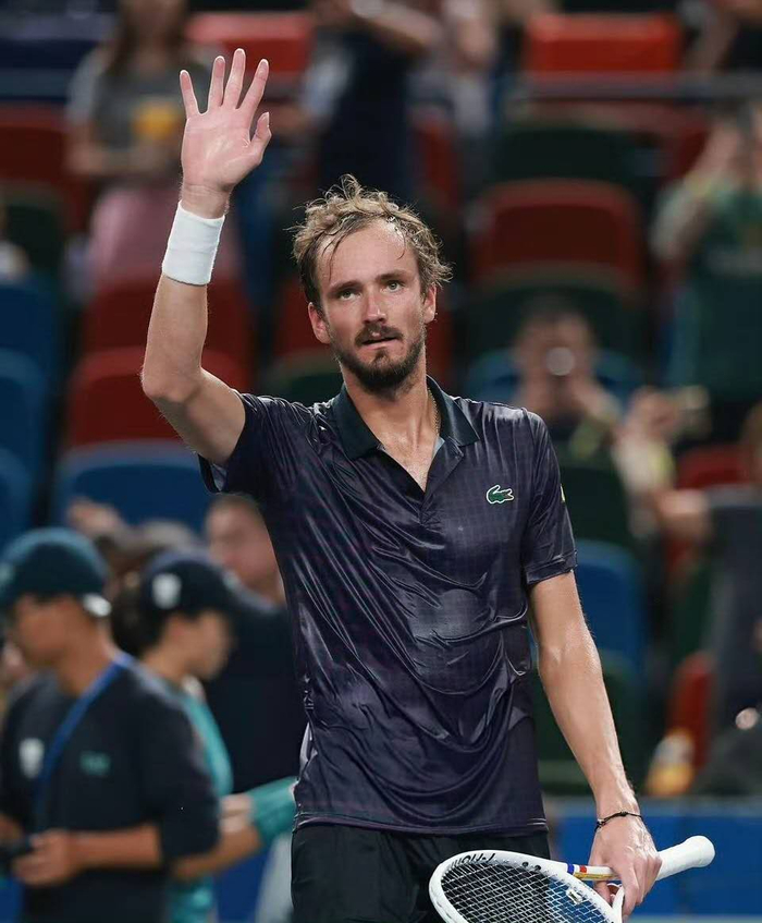 年终总决赛完胜戴维斯杯，梅德韦杰夫状态火热