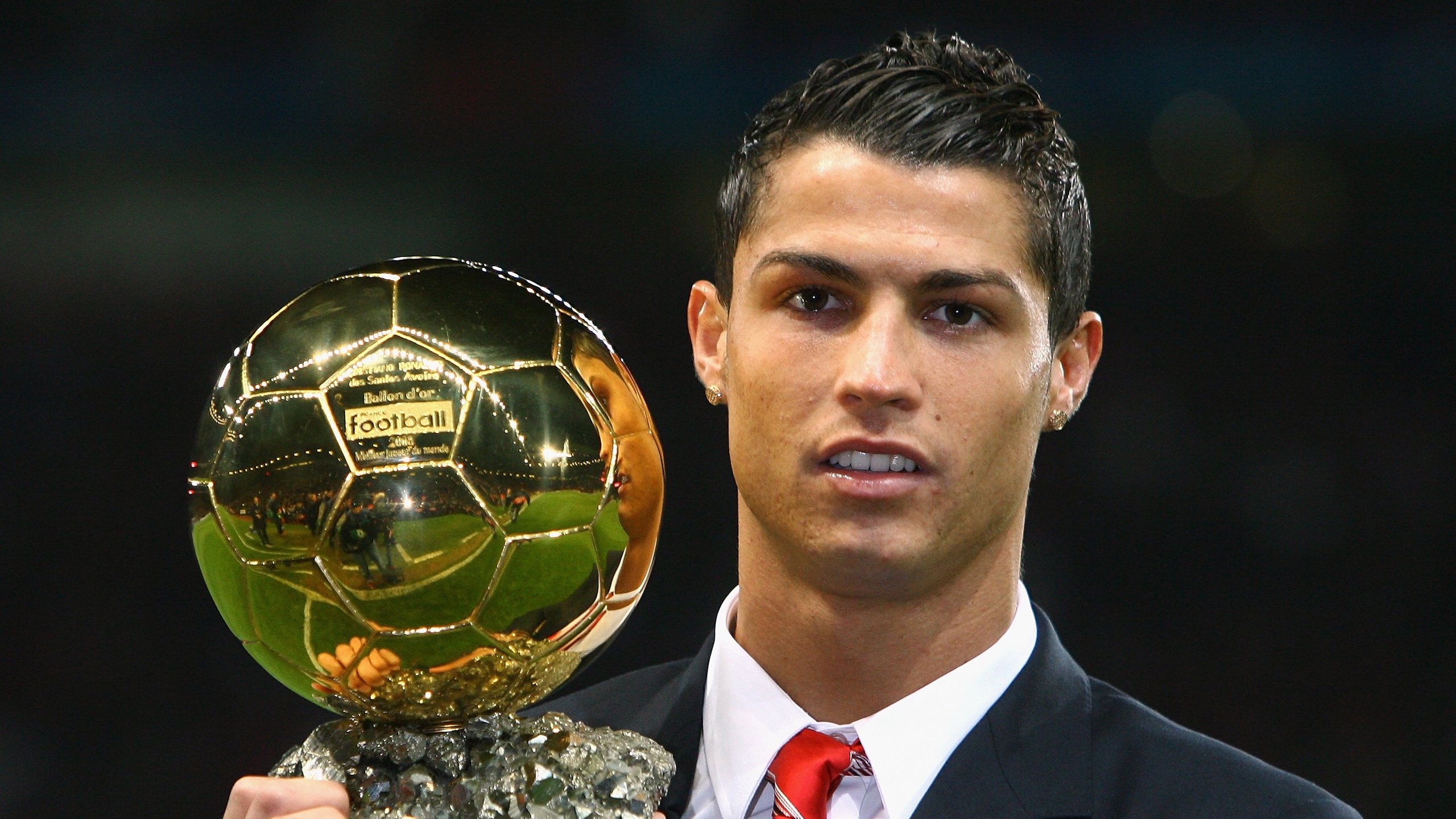 当黄喜灿在欧冠半决赛接管比赛,我们想起了葡萄牙淘汰哥伦比亚的启示