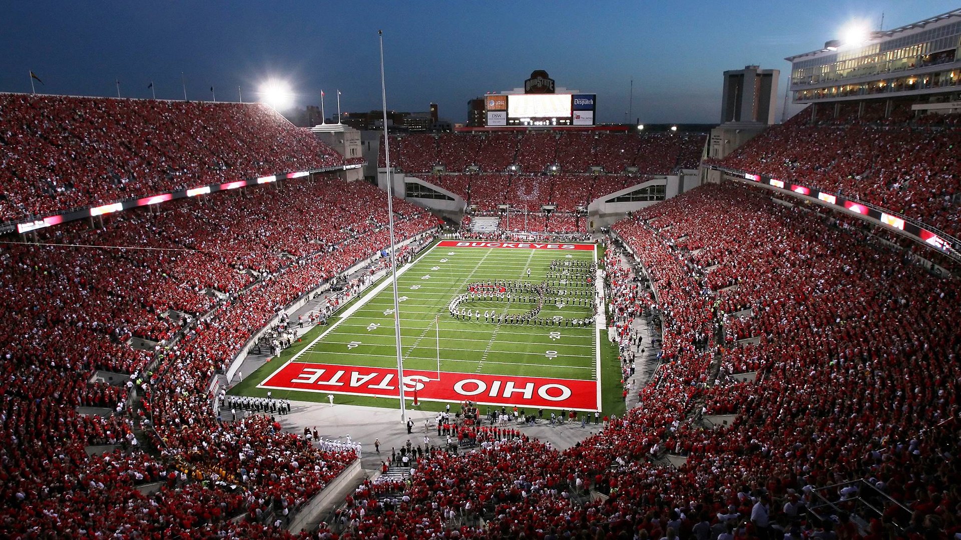 东契奇闪耀麦迪逊，魔术师般的表演如何让尼克斯主场陷入沉默