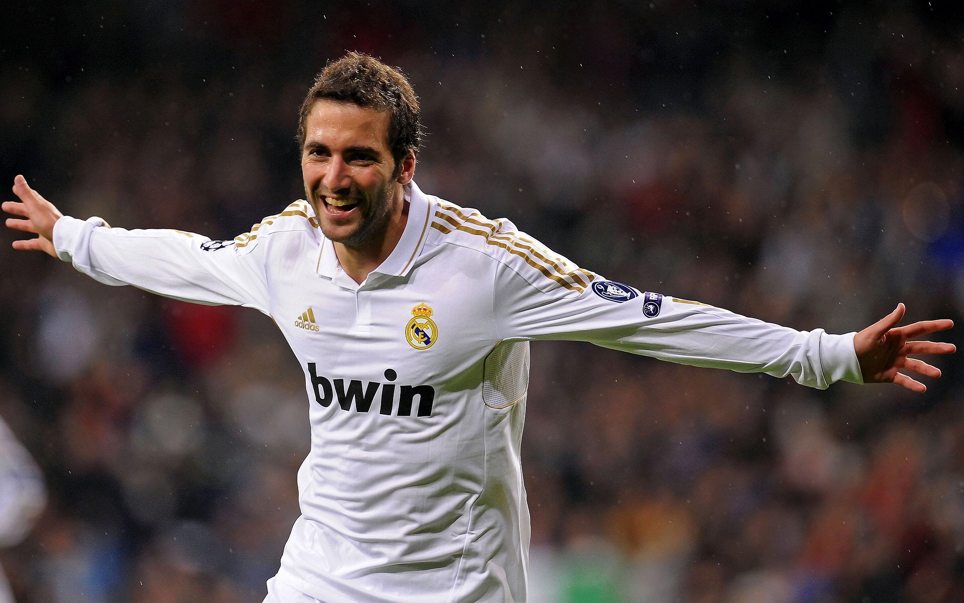 终场哨响,新王登基,巴斯托尼在美加墨世界杯接管比赛,沙特压哨击败乌拉圭