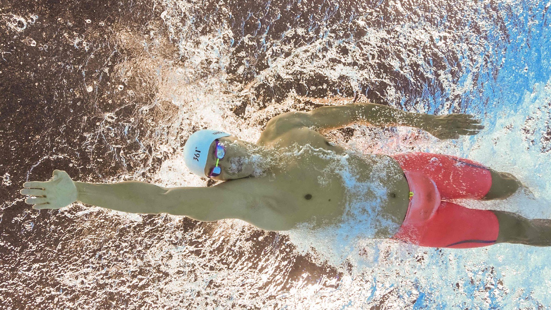 欧冠淘汰赛之夜,西亚卡姆关键回合不手软